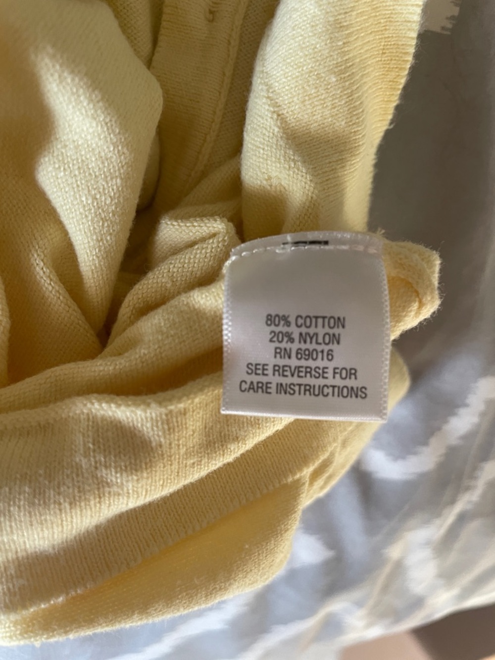 St. John Pale Yellow Textured Knit Button Cardigan. Size Large. Women’s. - Picture 6 of 6